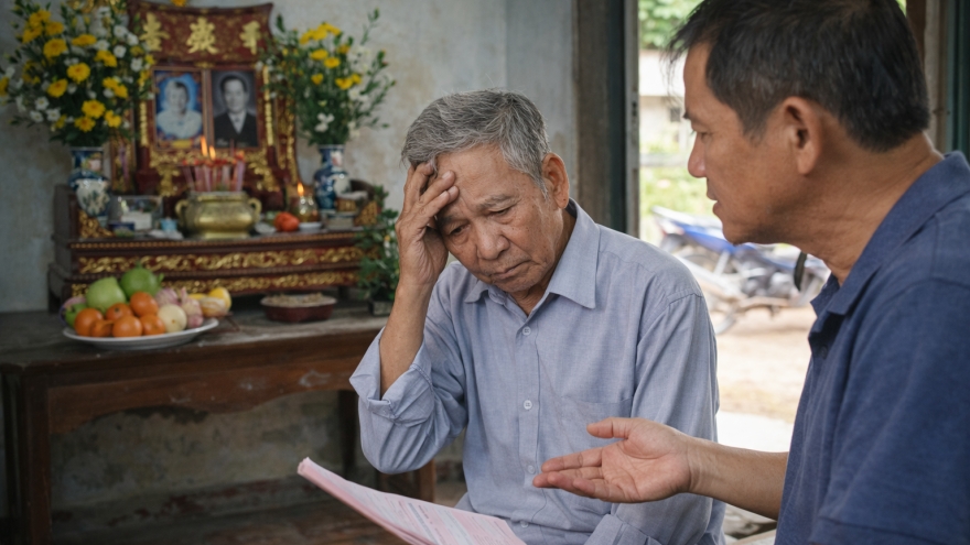 Gần 80 tuổi, tôi bàng hoàng khi em út quay về đòi chia mảnh đất thờ cúng cha mẹ